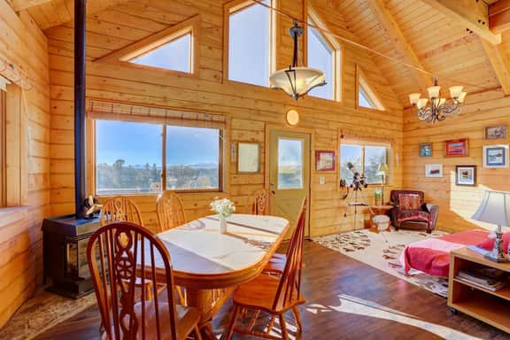 Secluded Mtn Escape: Rec Room & 35 Acres