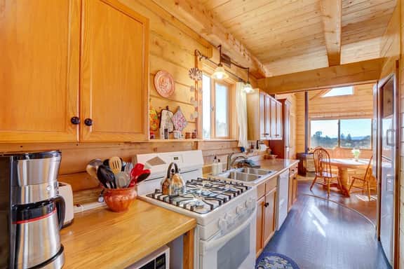 Peaceful Mountain Escape with 35 acres to explore! - Image 3