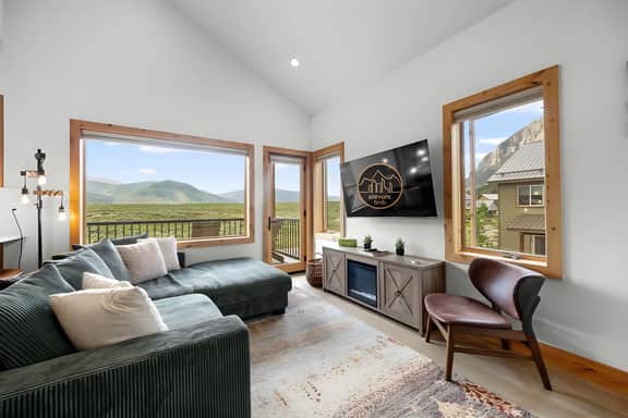 Unforgettable Mountain Escape + Waffles!