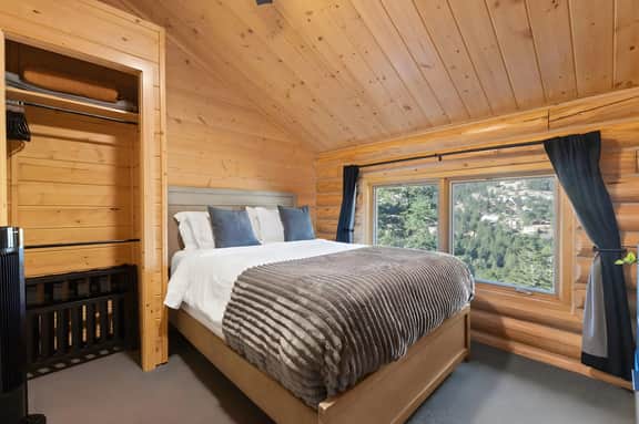 Luxury Cabin Retreat w/ Epic Views & Game Room