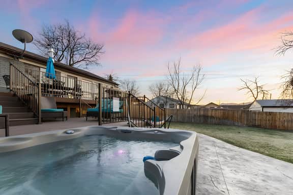 Rare Pool and Hot Tub Home - Family and Pet Friendly! - Image 2