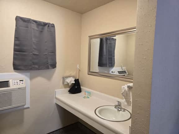 Eagle Motel - Room 109