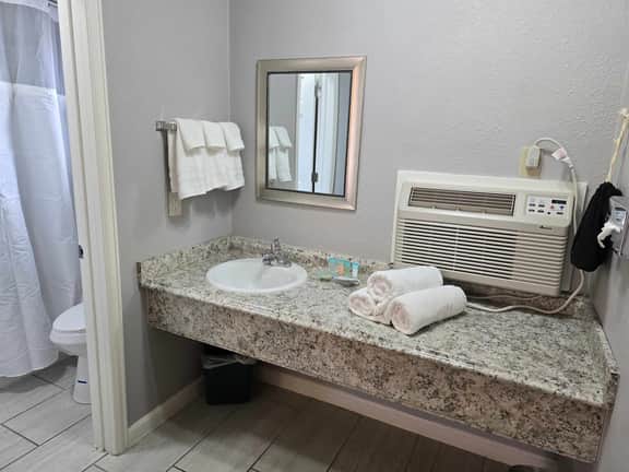 Eagle Motel Room 111 1