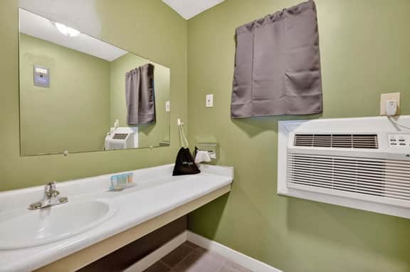 Eagle Motel - Unit 106