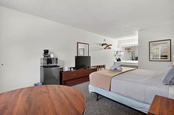 Eagle Motel Room  224