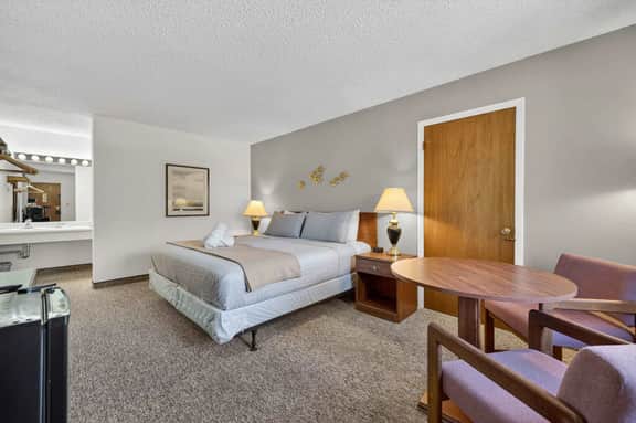Eagle Motel Room  225