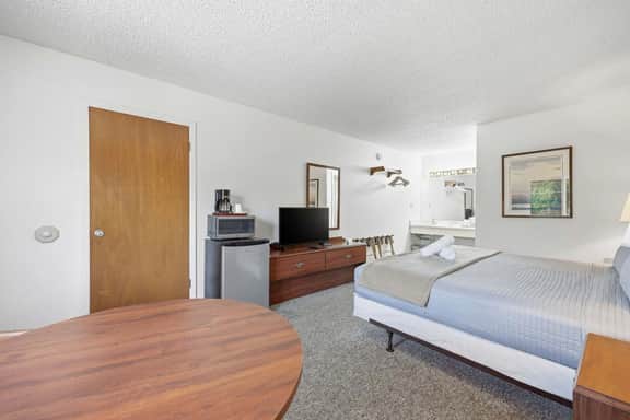 Eagle Motel Room  226