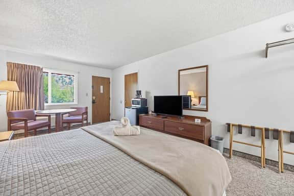 Eagle Motel Room  226