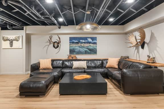 Evergreen Retreat! Luxury Home with Theater - Image 3