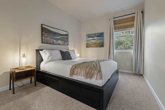 Modern condo in the heart of Golden! - Image 5