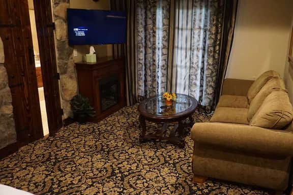 King's Quarters - Deluxe - Image 4