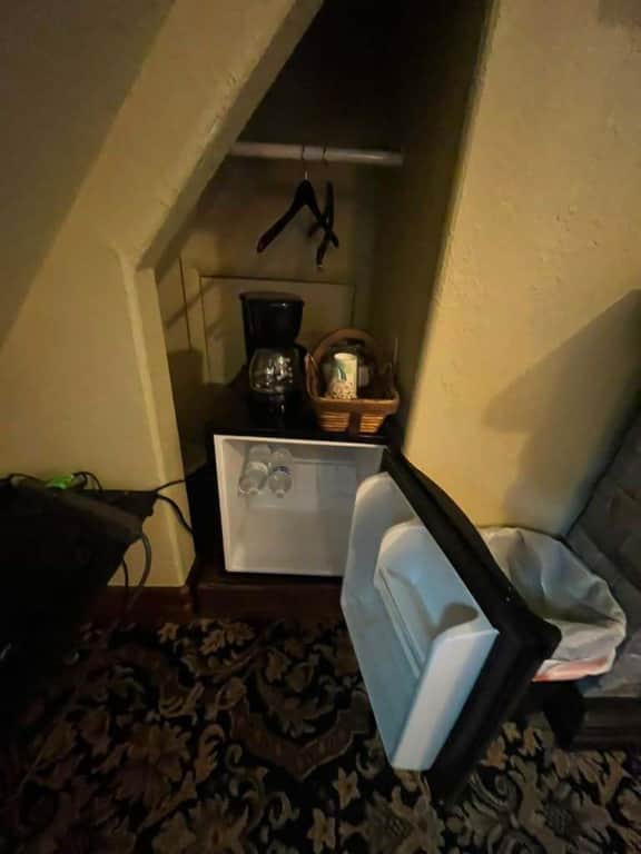 Red Room - East Wing - Image 5