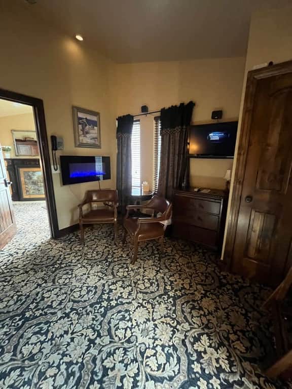 Shortys Room - East - Image 3