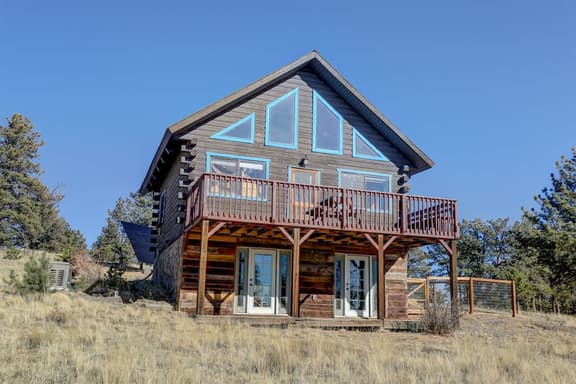 Secluded Mtn Escape: Rec Room & 35 Acres