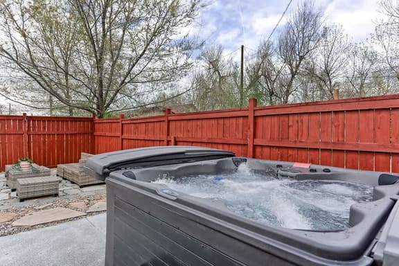 Hot Tub Oasis: Unwind in this beautiful home near Windsor Lake! - Image 1