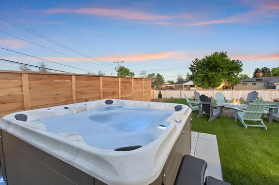 The Denver Retreat: Game Room & Hot Tub & Family