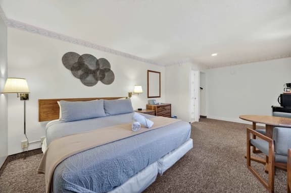 Eagle Motel Room  100
