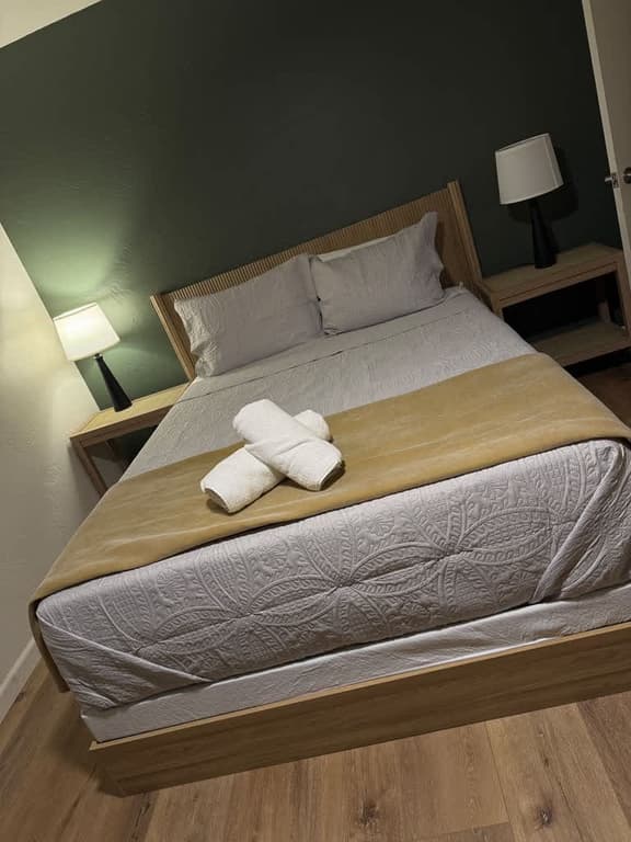 Eagle Motel Suite 122 - Image 1