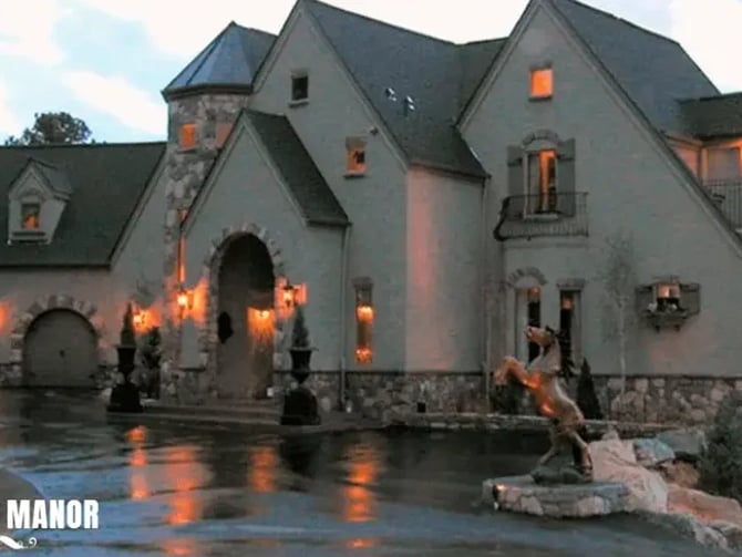 Arrowhead Manor